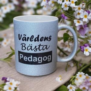 Mugg "Världens bästa pedagog", silverglittrig - Presenteriet